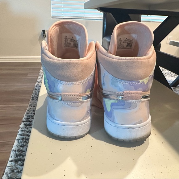 Jordan 1s - Picture 4 of 7